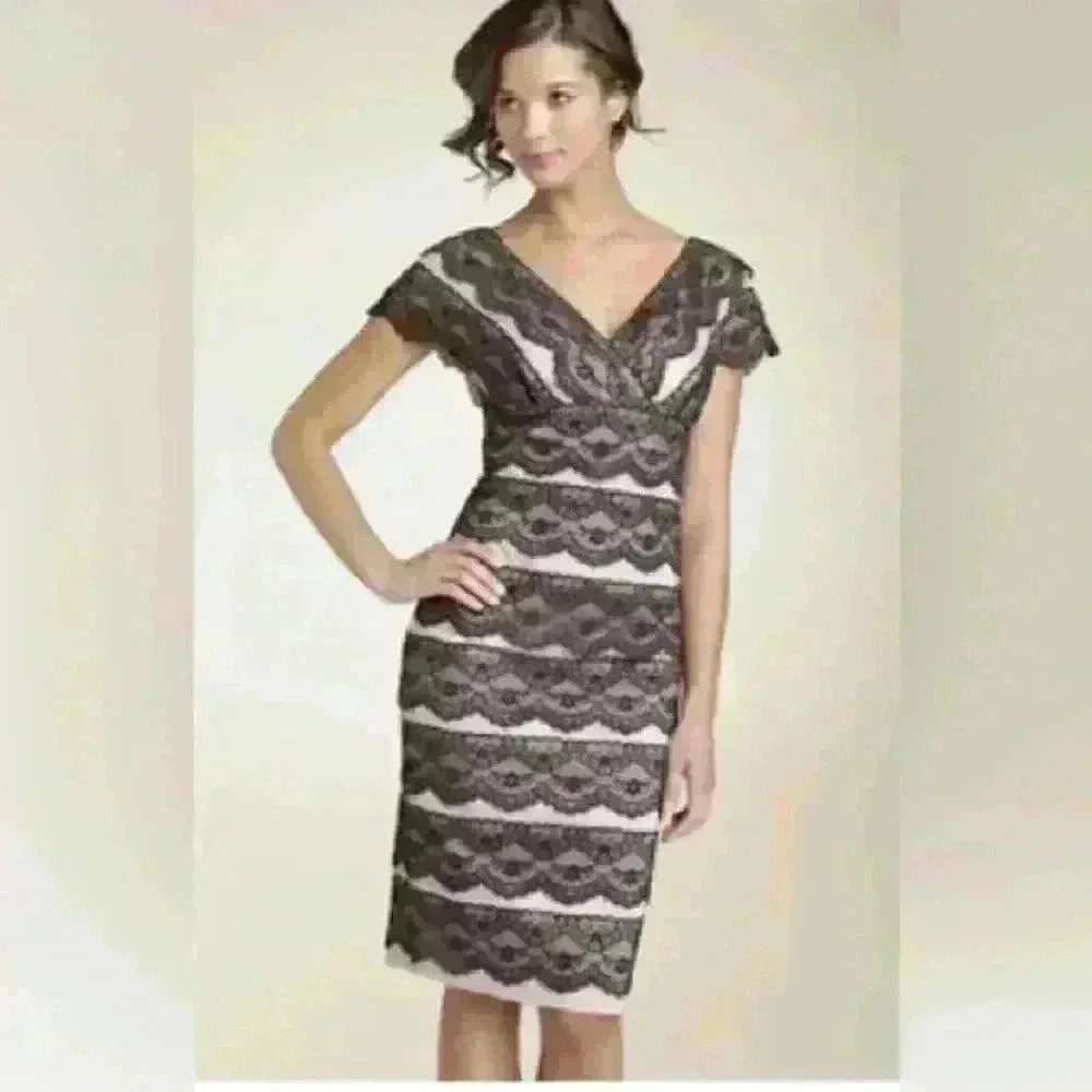Adrianna Papell Women's
Black and Tan Lace Sheath‎ Dress Size 12P
